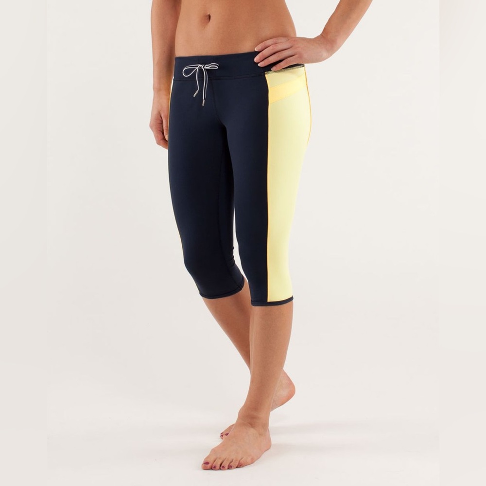 Lululemon Heat It Up Crop
Inkwell / Mellow Lemon / Burning Yellow